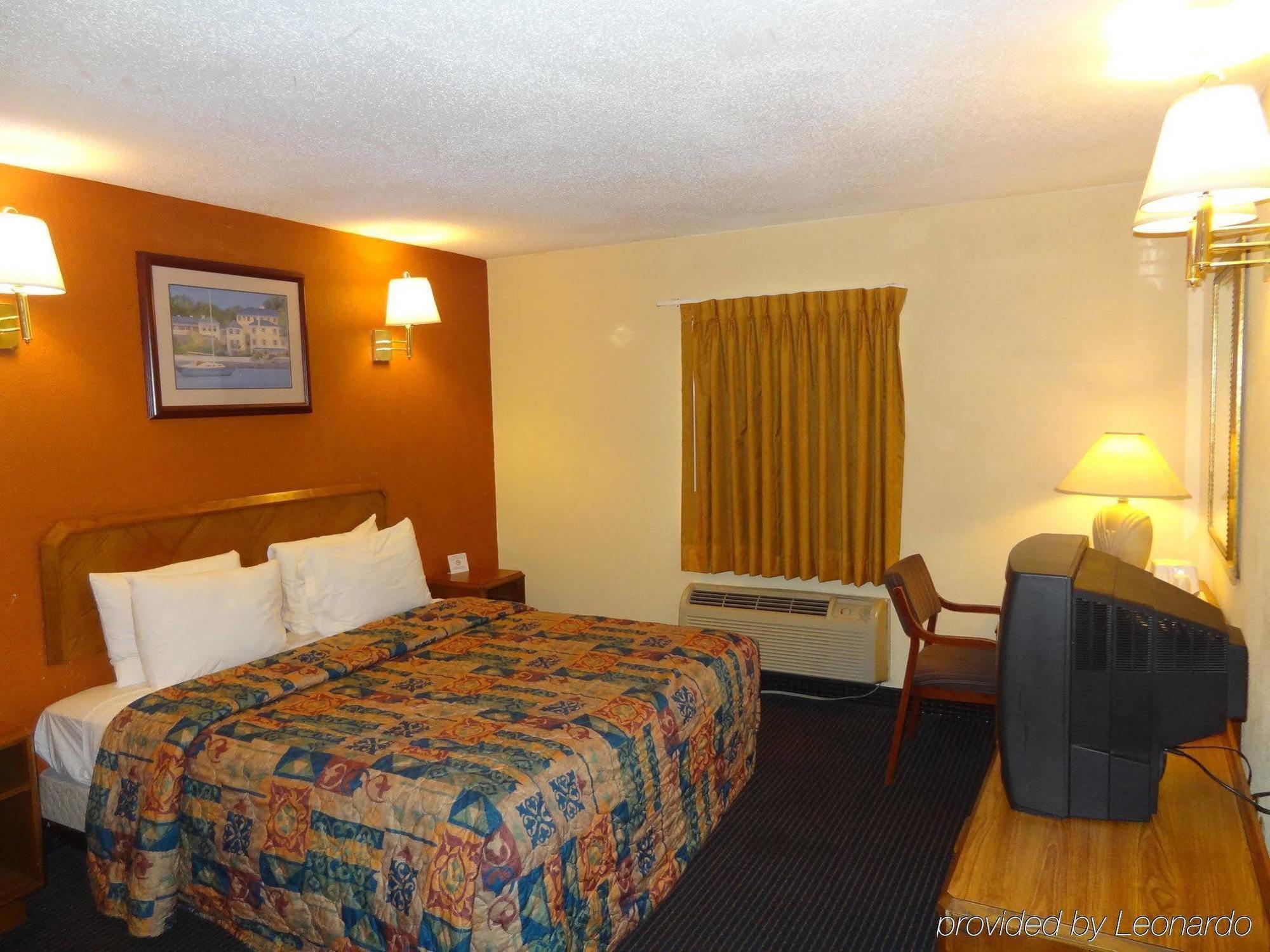 Red Carpet Inn Newark - Irvington Nj Room photo
